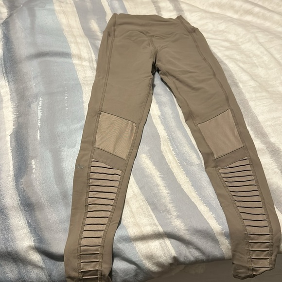 Alo - Picture 4 of 4